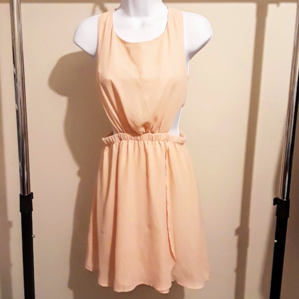 🛒3 for $15 sale! Love Culture~ Womens Peach Cutout Tie String Back Dress Size S